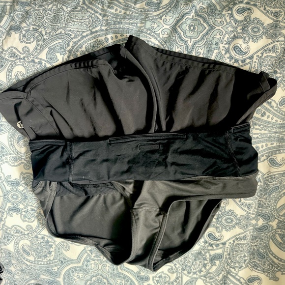 Lululemon Low-Rise Lined Running Shorts - Picture 4 of 4